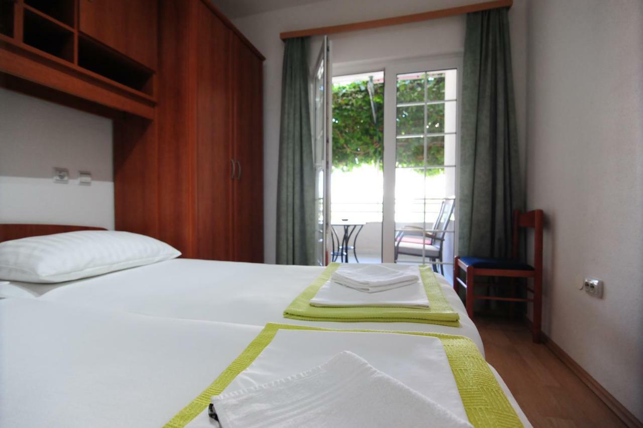 Milic Apartments Makarska Buitenkant foto