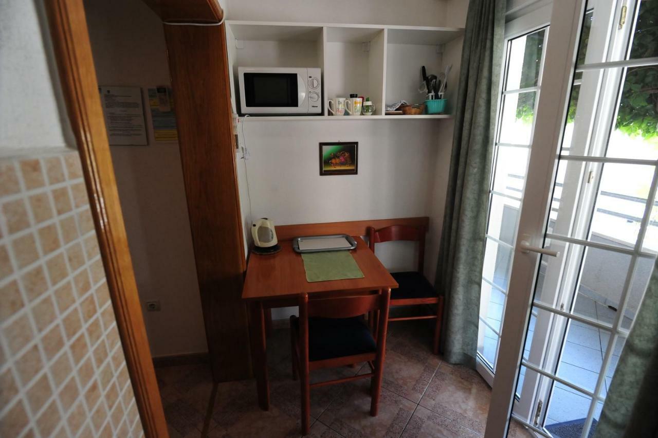 Milic Apartments Makarska Buitenkant foto